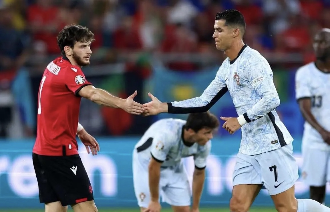 包含C罗连续二十场比赛得分超过精彩发挥,快船挑战极限!的词条 包含C罗连续二十场比赛得分超过精彩发挥,快船挑战极限!的词条